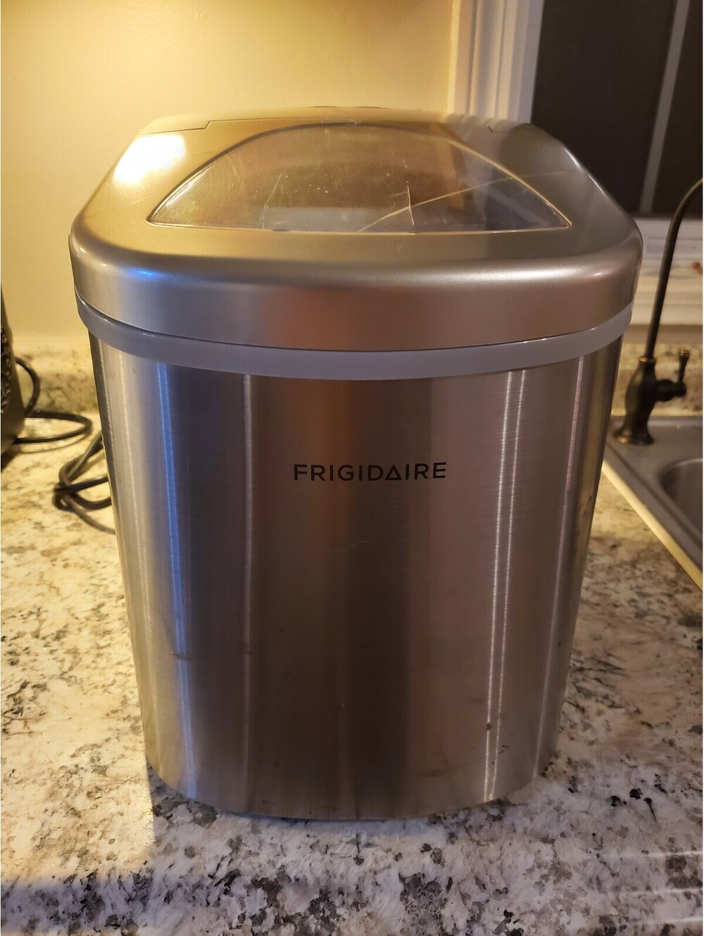 Frigidaire Stainless Steel Countertop Ice Maker EFIC117-SS